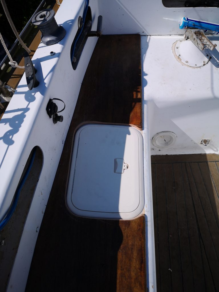 Gas locker with hatch in situ