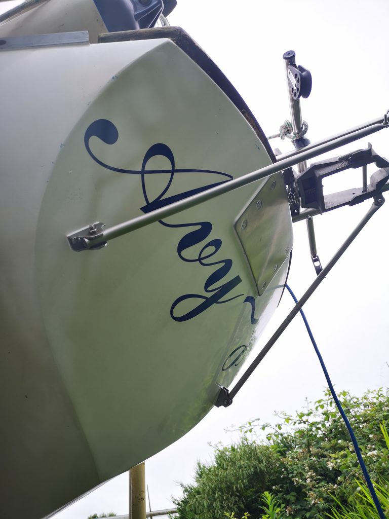 Windvane mounting and stern chainplate