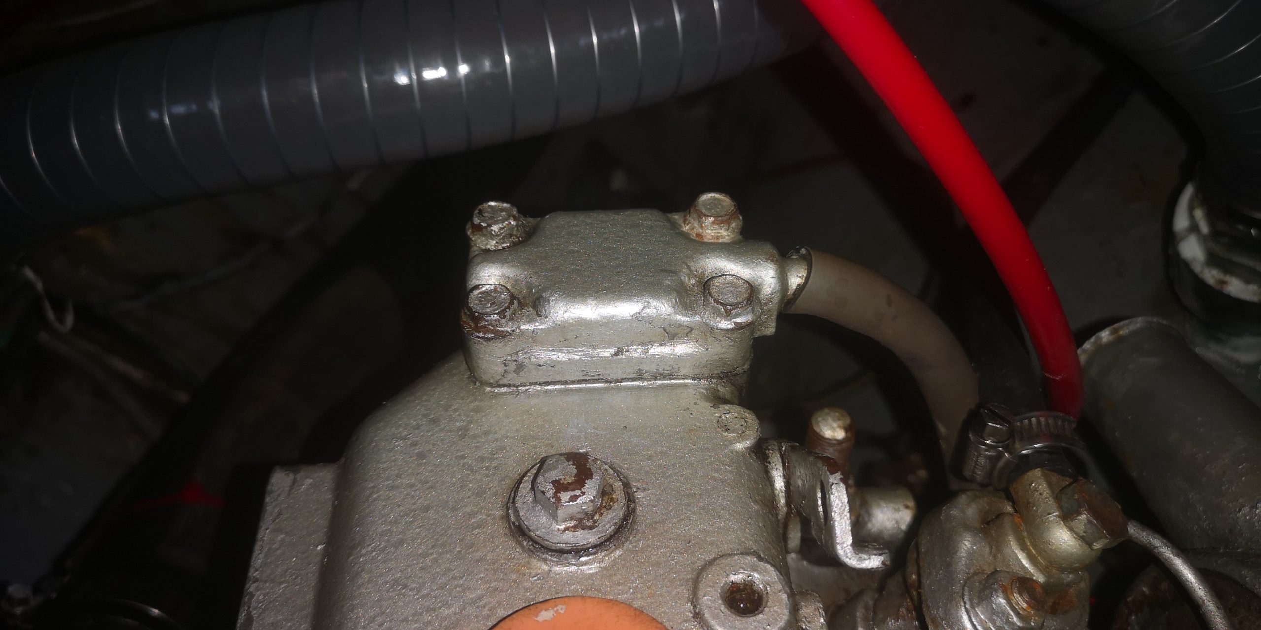 2GM oil leak and crankcase breather YBW Forum