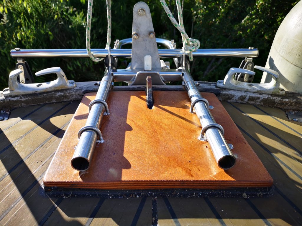 Windvane deck mounting
